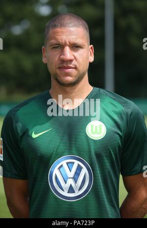 Wolfsburg, Deutschland. Il 20 luglio, 2018. firo: 20.07.2018, calcio, 1.Bundesliga, stagione 2018/2019, VfL Wolfsburg, photo shoot, Ritratto, Ritratto, Jeffrey BRUMA, | Utilizzo di credito in tutto il mondo: dpa/Alamy Live News Foto Stock