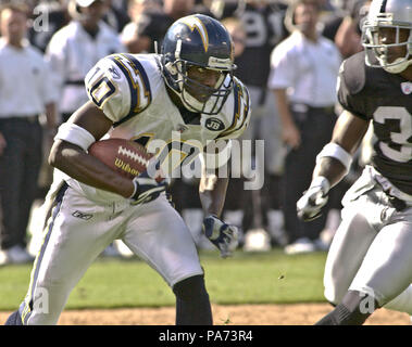 Oakland, la California, Stati Uniti d'America. Il 28 settembre, 2003. San Diego Chargers wide receiver Dondre Gilliam (10) Domenica, Settembre 28, 2003, a Oakland, in California. I raider sconfitto il caricabatterie in 34-31 ore di lavoro straordinario. Credito: Al di Golub/ZUMA filo/Alamy Live News Foto Stock