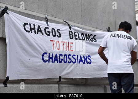 Trafalgar Square, Londra, Regno Unito. Il 21 luglio 2018. Persone provenienti dalle Isole Chagos occupano Trafalgar Square per cinque giorni per evidenziare che non riescono a tornare nella loro patria. Credito: Matteo Chattle/Alamy Live News Foto Stock