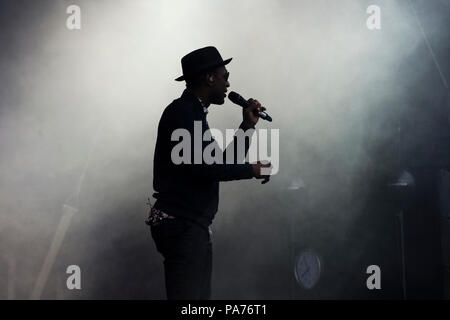 Pori, Finlandia. Il 20 luglio 2018. Cantante Soul Aloe Blacc effettuando al finlandese della open air festival Pori Jazz. Credito: Stefan Crämer/Alamy Live News Foto Stock