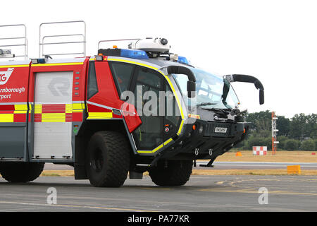 Aeroporto Rosenbauer camion dei pompieri, Farnborough International Airshow di Farnborough, Aeroporto, Hampshire, Regno Unito, 20 luglio 2018, Foto di Richard Goldschmidt Credito: ricca di oro/Alamy Live News Foto Stock