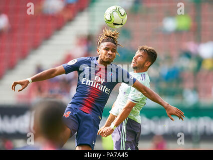 FC Bayern Munich - Paris SG, calcio, Klagenfurt, luglio 21, 2018 Christopher NKUNKU, PSG 20 competere per la palla, affrontando, duello, testata contro Juan BERNAT, FCB 14 FC Bayern Monaco di Baviera (FCB) - PARIS SAINT GERMAIN (SG) International Champions Cup , stagione 2018/2019, luglio 21, 2018 W ö r t h e r s e e s t a d i o n e a Klagenfurt, Austria. © Peter Schatz / Alamy Live News Foto Stock