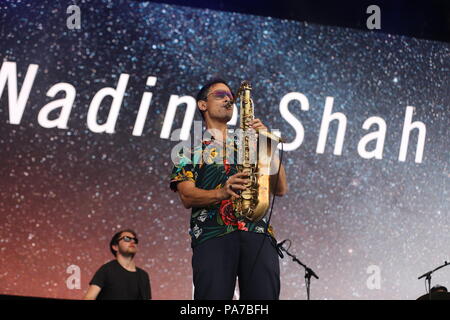 Jodrell Bank, Cheshire, Regno Unito. 21 Luglio, 2018. Nadine Shah suona dal vivo sul palco Lovell presso la Bluedot Festival 2018. Foto Stock