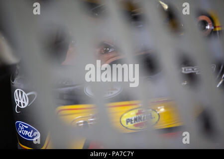 Loudon, New Hampshire, Stati Uniti d'America. 21 Luglio, 2018. Joey Logano (22) è pronta per la pratica per il Foxwoods Resort Casino 301 in New Hampshire Motor Speedway in Loudon, New Hampshire. Credito: Stephen A. Arce/ASP/ZUMA filo/Alamy Live News Foto Stock