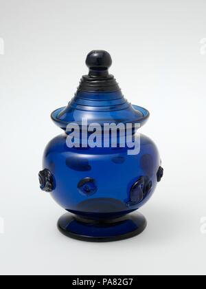 Sugar Bowl. Cultura: American. Dimensioni: H. 7 1/2 in. (19,1 cm). Data: 1830-65. Museo: Metropolitan Museum of Art di New York, Stati Uniti d'America. Foto Stock