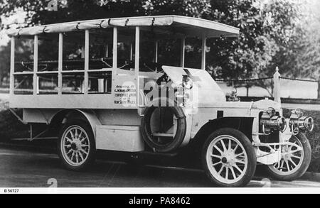 58 Daimler Ambulance 1916 donato da WCTU NSW Australia Foto Stock