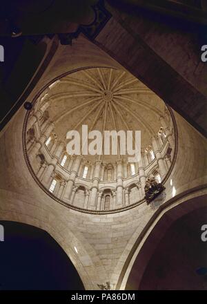 INTERIOR DE LA CUPULA DE LA TORRE DEL GALLO DE LA CATEDRAL VIEJA DE SALAMANCA - SIGLO XII - ROMANICO ESPAÑOL. Posizione: Catedral Vieja, Salamanca, Spagna. Foto Stock