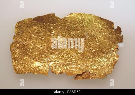 Frontlet della foglia d'oro. Dimensioni: Altri: 2 5/16 × 3 15/16 in. (5,9 × 9,9 cm). Museo: Metropolitan Museum of Art di New York, Stati Uniti d'America. Foto Stock