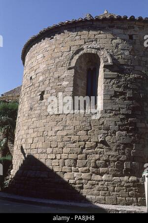 ABSIDE ROMANICO DE LA IGLESIA DE SANT JULIA Y SANTA BASILISA - SIGLO XIII. Posizione: Iglesia de Sant julia Y SANTA BASILISA, sconfinano, Spagna. Foto Stock