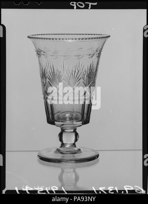 Vaso di sedano. Cultura: American. Dimensioni: H. 7 7/16 in. (18,9 cm); Diam. 5 1/8 in. (13 cm). Autore: Bakewell, pagina & Bakewell (1808-1882). Data: ca. 1825. Museo: Metropolitan Museum of Art di New York, Stati Uniti d'America. Foto Stock