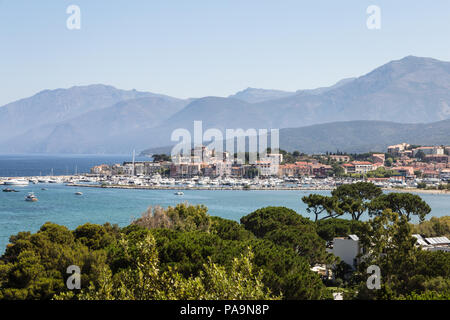 Splendida vista della cittadina turistica di Calvi in Corsica in Francia Foto Stock