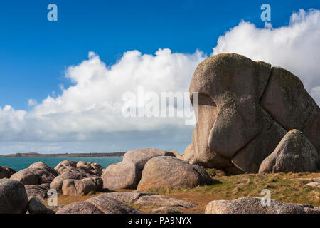 Il monaco il cruscotto sulla testa di Peninnis, St. Mary's, isole Scilly, Cornwall, Inghilterra, Regno Unito, con Gugh e Sant Agnese in tutta Santa Maria del suono Foto Stock