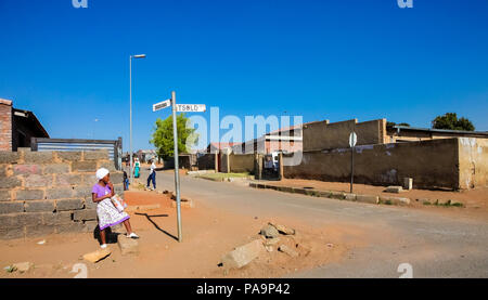 Johannesburg, Sud Africa, 11 settembre 2011, la gente e le strade urbane SOWETO SUDAFRICA Foto Stock