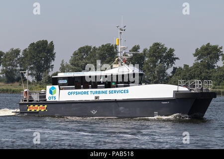 L'energia eolica offshore Nave capitano P. OTS gestisce una flotta di veloce, versatile le navi che trasportano i tecnici, del carico e del combustibile per il lavoro offshore siti. Foto Stock