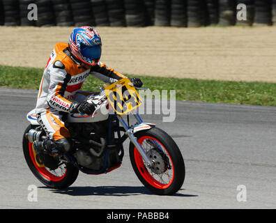 Motocicletta 84. Motociclo 84x. Con loghi compresi Honda Repsol, Arai. American Motorcycle Association Vintage motocicletta giorni 2018 evento. Motorcycl Foto Stock