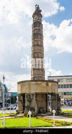 Etiopia AD ADDIS ABEBA - Sep 29, 2011: Monumento sulla Meyazia 27 quadrato, comunemente noto come Arat chilo. Esso commemorats Etiopia la liberazione da Fascis Foto Stock
