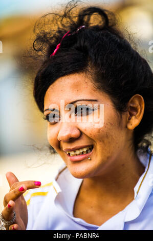 MANAGUA, NICARAGUA - Jan 6, 2012: Non identificato ragazza nicaraguense ritratto. Il 69% delle persone Nicaranguan appartengono al Mestizo gruppo etnico Foto Stock