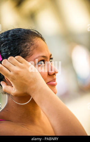 MANAGUA, NICARAGUA - Jan 6, 2012: Unidentified nicaraguense ritratto di donna. Il 69% delle persone Nicaranguan appartengono al Mestizo gruppo etnico Foto Stock