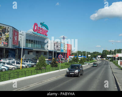 Khmelnytskyi, Ucraina - Luglio 12, 2018: Centro Commerciale Oasis su Stepan Bandera Avenue Foto Stock