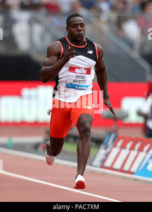 Gran Bretagna Harry Aikines-Aryeetey durante gli Uomini 100m round uno, uno di calore durante il giorno uno del Muller anniversario giochi presso la Queen Elizabeth Stadium, Londra. Foto Stock