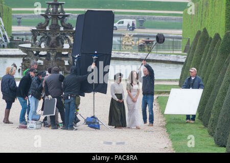 Cameracrew riprese nei giardini di Versailles FRANCIA Foto Stock