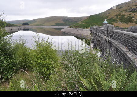 Craig Goch serbatoio, il più alto della valle di Elan serbatoi in mid-Wales, Regno Unito. Foto Stock