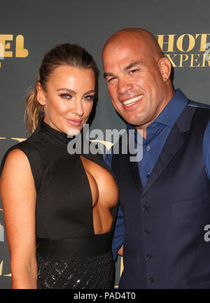 HOLLYWOOD, CA - 21 Luglio: Kristin Ortiz, Tito Ortiz, al Maxim Hot 100 esperienza a Hollywood Palladium in Hollywood, la California il 21 luglio 2018. Credito: Faye Sadou/MediaPunch Foto Stock