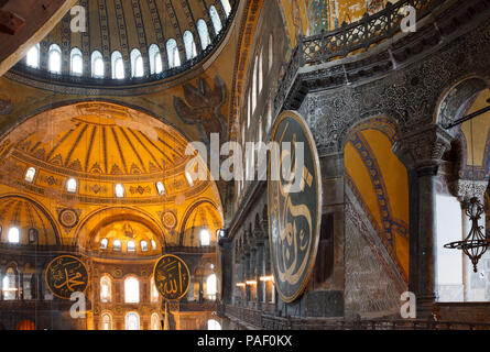ISTANBUL, Turchia - 3 Marzo 2018: Hagia Sophia interiore. Istanbul, Turchia Foto Stock