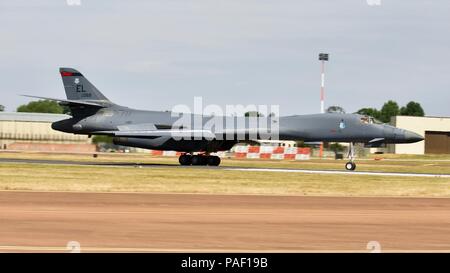Rockwell B-1 lancia arrivando a RAF Fairford per il 2018 Royal International Air Tattoo Foto Stock