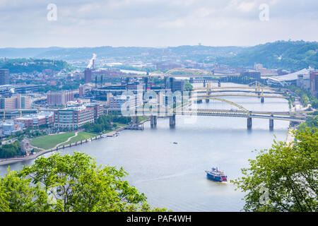 Vista del fiume Allegheny dal Monte Washington a Pittsburgh, Pennsylvania Foto Stock