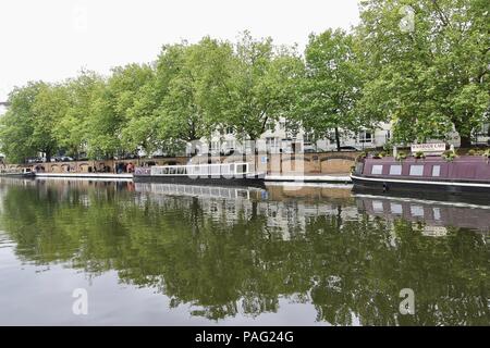 Battelli in Little Venice, Kensington alla confluenza di Regents Canal e il Grand Union Canal vicino a Paddington, City of Westminster, Londra, Regno Unito Foto Stock