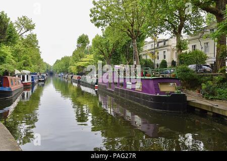 Battelli in Little Venice, Kensington alla confluenza di Regents Canal e il Grand Union Canal vicino a Paddington, City of Westminster, Londra, Regno Unito Foto Stock