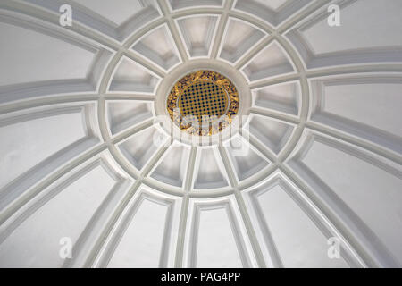 Città spagnola dome dopo la rigenerazione a Whitley Bay 2018 Foto Stock