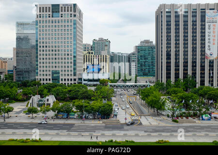 Gwanghwamun Plaza, noto anche come Gwanghwamun Square, Jongno-gu, Seoul, Corea del Sud. Foto Stock