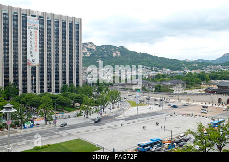 Gwanghwamun Plaza, noto anche come Gwanghwamun Square, Jongno-gu, Seoul, Corea del Sud. Foto Stock