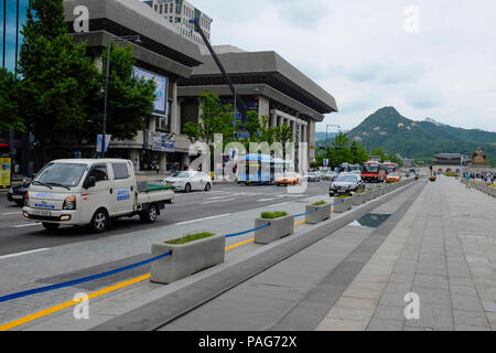 Gwanghwamun Plaza, noto anche come Gwanghwamun Square, Jongno-gu, Seoul, Corea del Sud. Foto Stock