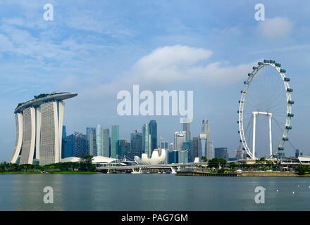 Baia di Marina Centro Finanziario con MBS e di Singapore Flyer Foto Stock