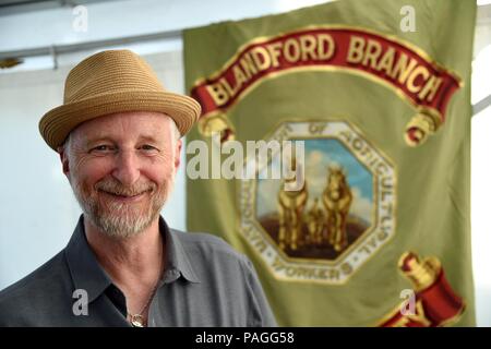 Dorset, Regno Unito . 22 Luglio, 2018. Billy Bragg a Tolpuddle martiri Rally, Dorset, UK Credit: Finnbarr Webster/Alamy Live News Foto Stock