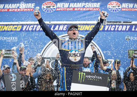 Loudon, New Hampshire, Stati Uniti d'America. 22 Luglio, 2018. Kevin Harvick (4) vince il Foxwoods Resort Casino 301 in New Hampshire Motor Speedway in Loudon, New Hampshire. Credito: Stephen A. Arce/ASP/ZUMA filo/Alamy Live News Foto Stock