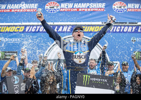 Loudon, New Hampshire, Stati Uniti d'America. 22 Luglio, 2018. Kevin Harvick (4) vince il Foxwoods Resort Casino 301 in New Hampshire Motor Speedway in Loudon, New Hampshire. Credito: Stephen A. Arce/ASP/ZUMA filo/Alamy Live News Foto Stock