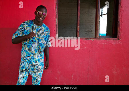 Musicista e cantante Jose KEYMER, membro della prossima musica colombiana gruppo Kombilesa Mi, e creatore del nuovo genere letterario chiamato Rap Folkloriko Palenquero, Foto Stock