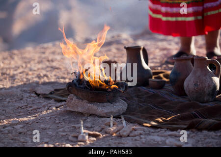 Sud America, Nord del Cile, Antofagasta, il Deserto di Atacama. Foto dettagliate della Pachamama cerimonia aka madre terra. Foto Stock