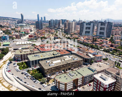 Istanbul, Turchia - 23 Febbraio 2018: antenna fuco vista di Kadikoy / Istanbul. Paesaggio urbano. Foto Stock