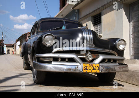 SANCTI SPIRITUS, CUBA - febbraio 6: Classic American automobile Pontiac in strada il 6 febbraio 2011 in Sancti Spiritus. Recente modifica della legge consente al Foto Stock