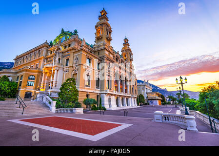 Monte Carlo, Monaco - Luglio 2018 - Il Casinò di Monte Carlo, gioco d'azzardo e nel complesso dei divertimenti di Monte Carlo, Monaco, Cote de Azur, l'Europa. Foto Stock