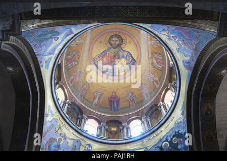 Cristo Pantocratore decora la cupola della Chiesa Ortodossa Greca Catholicum o camera Catholicon presso il Santo Sepolcro chiesa nel Quartiere Cristiano della Città Vecchia di Gerusalemme Est Israele Foto Stock