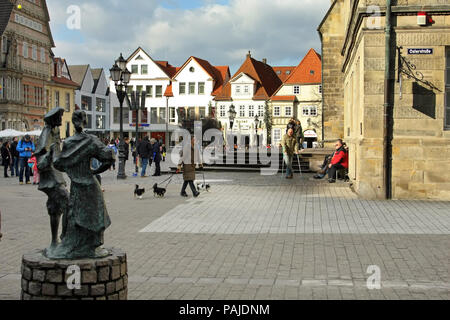 HAMELN, Germania - MARZO 07, 2009: Street scene Hamelin Germania Foto Stock