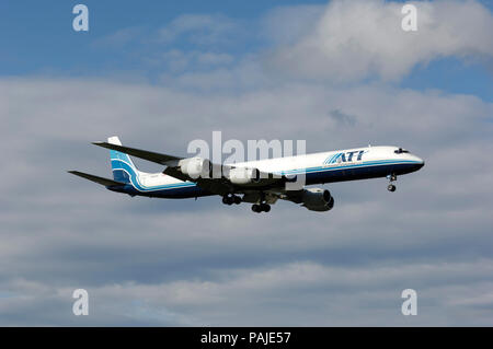 ATI - Trasporti aerei internazionali di McDonnell Douglas DC-8-73F sul finale-APPROCCIO Foto Stock