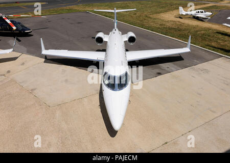 David McRobert, MD PremiAir Aviation Group; Andrew Walters, presidente di Biggin Hill Airport Ltd; Robert Walters, direttore sviluppo business di Bigg Foto Stock