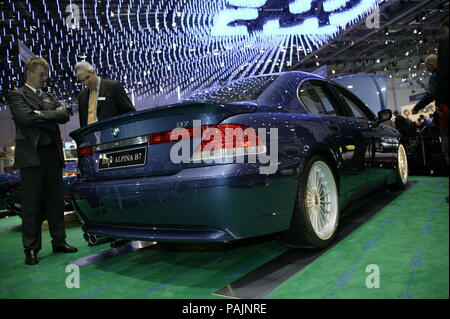 BMW Alpina B7 auto sportiva modificate come mostrato al salone di Francoforte 2003 Foto Stock